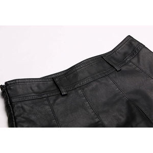 Jupes courtes en cuir PU de couleur noire de vente chaude pour les dames/Mini-jupe évasée A-ligne taille haute pour la fête décontractée - Product Image 3