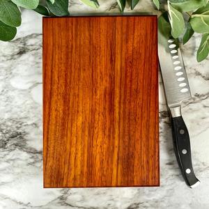 Planche à découper en bois avec poignée, lavable au lave-vaisselle, écologique, antibactérienne, en résine, planche à découper pour le fromage, de haute qualité - Product Image 1
