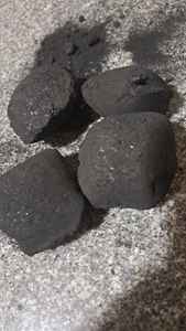 Bâtons de charbon de bois de qualité industrielle avec 4500J Calory 2% Humidité pour un chauffage à haute efficacité dans les cuisines commerciales domestiques - Product Image 5