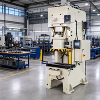 Presse hydraulique avec rideau lumineux de sécurité moteur, cadre vertical, usinage CNC pour le poinçonnage industriel des métaux