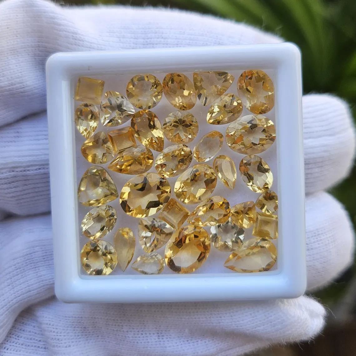 สีเหลือง