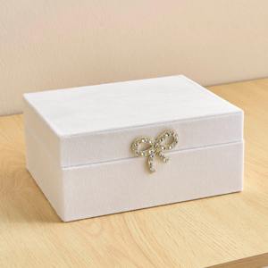 Boîte à bijoux blanche élégante avec nœud Design moderne Organisateur de rangement idéal pour bagues, colliers, bracelets ou bibelots - Product Image 1