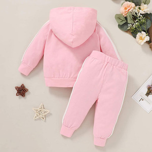 Survêtements pour enfants tendance personnalisés, légers et faciles à porter, respirants et confortables, avec un matériau durable - Product Image 3