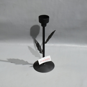 Venta caliente hecho a mano respetuoso con el medio ambiente tamaño pequeño mate negro Alambre de hierro candelabro diseño de hoja para decoración del hogar Navidad - Product Image 2