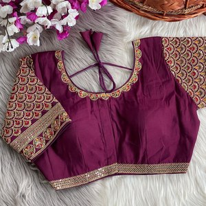 Boutique India última Blusa de algodón ready made elegante y versátil colección nupcial elegante para colecciones étnicas - Product Image 1