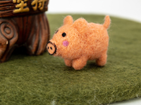 Figurine de cochon en feutre aiguilleté fait main de 5 cm, mini jouet en peluche, figurine animale en laine, adorable cochonnet, ornement, cadeau artisanal DIY, décorations pour la maison