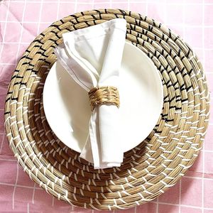 Rond de serviette en jacinthe d'eau tissé Rustique Boho Rond de serviette en osier Couleur naturelle pour votre décor de table à manger - Product Image 1