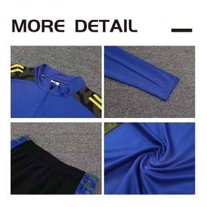 Camisetas de Fútbol Personalizadas al por Mayor, 100% Poliéster, Cuello en V, Manga Corta, Ligeras, de Secado Rápido, Uniformes para Clubes de Entrenamiento Masculino - Product Image 5