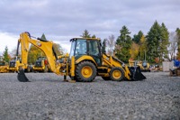 Chargeuse-pelleteuse neuve et d'occasion 432 420 rétro d'occasion CAT 430f chargeuse-pelleteuse bon chat 420f chargeuse-pelleteuse