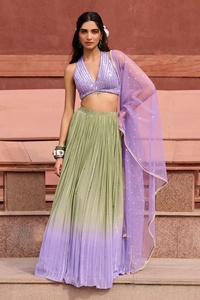 Conjunto de Lehenga Chinon Semi-Cosido con Bordado de Zari y Lentejuelas, Blusa Sin Coser y Dupatta de Malla Suave - Product Image 4