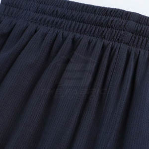 Uniforme de basket-ball en polyester 100%, tissu léger et respirant, idéal pour les mouvements rapides et les matchs intenses - Product Image 2