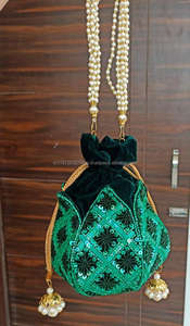 Nueva llegada impresionante hecho a mano en relieve estampado multicolor Zardozi trabajo nupcial noche monedero mujeres tradicional Potli cadena monedero - Product Image 5