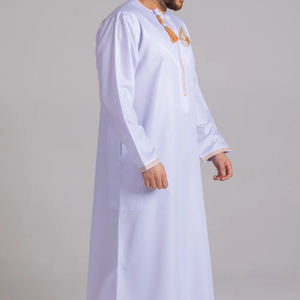 Thobe Árabe para Hombre, Color Blanco, Diseño Jubba, Envío en Línea, Nuevo, Servicio OEM, MOQ Bajo, Mejor Precio de Venta - Product Image 3