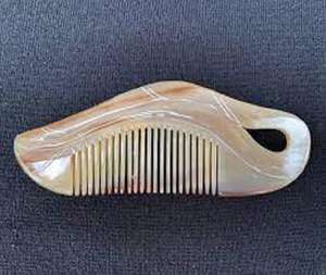 Peigne à cheveux en corne de buffle naturel sculpté à prix d'usine - Product Image 6