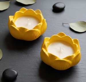 เทียนหอมในโถเซรามิกรูปดอกบัว พร้อมกล่องแบรนด์ตามสั่ง มีจำหน่ายในราคาขายส่งจากผู้ผลิตในอินเดีย - Product Image 1