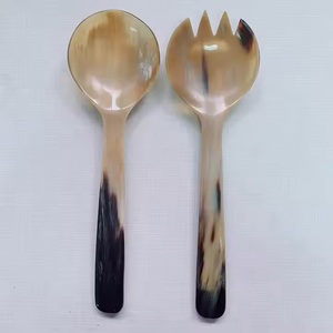 Ensemble de cuillères à salade en corne de buffle de luxe faites à la main Design poli pour l'artisanat naturel de la cuisine de la maison ou de l'hôtel - Product Image 1