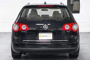 VOLKSWAGEN PASSAT KOMFORT WAGON 2010 D'OCCASION CÔTÉ GAUCHE/DROIT - Product Image 4