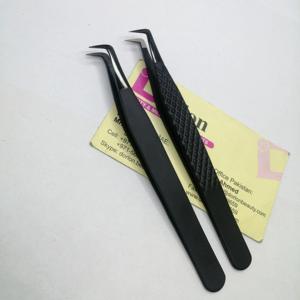 Pinzas de pestañas de plasma negro mate Pinzas de extensión de pestañas de punta de fibra con logotipo privado de acero inoxidable para pestañas. - Product Image 3