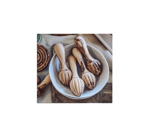 Exprimidor de Limones de Madera, Accesorios de Cocina - Product Image 2
