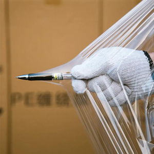 Película elástica de PE industrial Flexible resistente al desgarro para una tienda de envoltura de palés segura y eficiente Uso de almacenamiento y embalaje de envío - Product Image 4