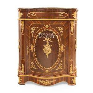 Mueble Zapatero de Lujo Estilo Francés con Tapa de Mármol Oscuro, Intrincada Marquetería de Palisandro y Detalles en Latón Dorado para Salón de Palacio - Product Image 1