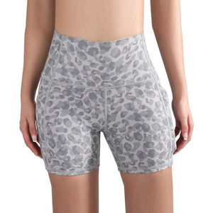 Vêtements de rue pour l'extérieur Shorts d'entraînement élégants pour femmes Shorts d'entraînement pour femmes avec volants - Product Image 4