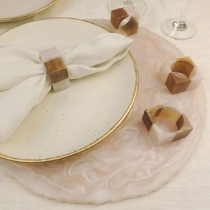 Anneau de serviette tendance en bambou écologique pour la décoration de table de mariage et de fête, fabriqué à la main en Inde, finition noyer, personnalisable - Product Image 5