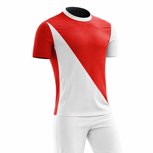 Vente en gros de maillots et shorts de football personnalisés, respirants, légers, pour l'entraînement et les matchs - Product Image 3