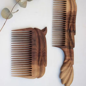 Distribuir peine de pelo con mango de madera hecho a mano para uso en Salón de la India peine de madera al por mayor para uso comercial en venta - Product Image 1
