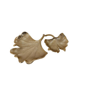 Plateau de service de fruits secs en forme de feuille Plateau de service de table de haute qualité au design moderne Plateau en métal de couleur dorée - Product Image 1