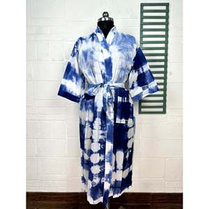 Kimono Boho de Algodón, Bata con Estampado Floral de Mariposas Hecho a Mano, Prenda Ligera para Ocio y Discotecas - Product Image 1