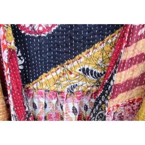 Blousons d'aviateur en soie réversibles de luxe pour femmes Design personnalisé et options de tissu d'un fabricant vérifié disponibles à la vente - Product Image 4
