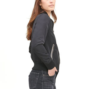 แจ็กเก็ตบอมเบอร์ย้อมสีดำกันลมของผู้หญิงแจ็คเก็ตนักบินมีกระเป๋าและซิประบายอากาศ - Product Image 1