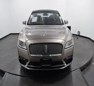 Lincoln Continental 2020 en parfait état - Product Image 1