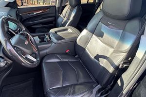 CADILLAC ESCALADE 2020 USADO, 4x4, LUXURY, Volante a la Izquierda/Derecha - Product Image 4