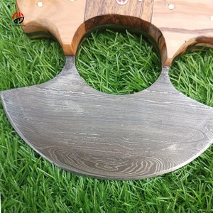 เครื่องตัดพิซซ่าสแตนเลสพร้อมปลอกหนังสำหรับการตั้งแคมป์และอบทำจากสเตนเลสสไตล์ไวกิ้งแกะสลักตามสั่ง - Product Image 6