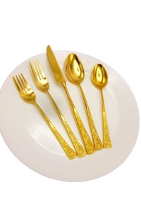 Design attrayant métal plaqué or brillant poli cuillère fourchette couteau ensemble de couverts avec longue poignée en relief et rectangulaire - Product Image 2