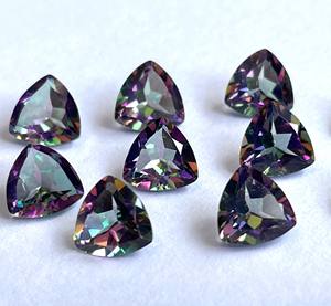 Topacio Místico Natural de 6 mm con Facetas Trillón de Buena Calidad - Topacio Místico Superior con Facetas Trillón - Product Image 1