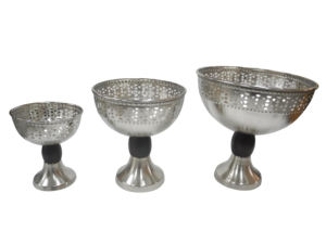 Bol de serveur de fruits en métal au design exclusif finition brillante avec forme arrondie pour centres de table à manger bol décoratif - Product Image 2