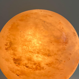 Lámpara de Sal Lunar del Himalaya Natural con Base de Madera Tallada, Decoración Ecológica Estilo Amor, Lámpara de Sal Lunar del Himalaya - Product Image 2