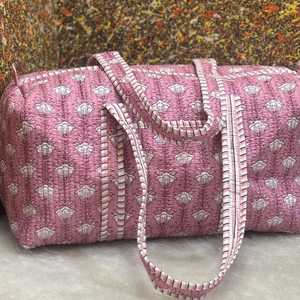 Sacs de sport à imprimé bloc à la main Boho Weekender Travel Overnight Bagages Bagages Sacs faits à la main matelassés - Product Image 1