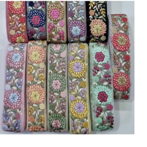 Floral fait sur mesure brodé de onze façons de couleurs dans des conceptions ethniques à des fins diverses dans différentes tailles pour la revente. - Product Image 1