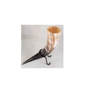 Großhandel Exporteur Wikinger Trink horn New Style Handmade Wikinger Trink horn Lieferant glänzend poliert mit Metallst änder