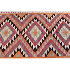 Alfombra Kilim Turca Vintage de 2.7x9.2 pies, Alfombra de Lana Roja con Diseño de Plantas y Árboles - Product Image 5