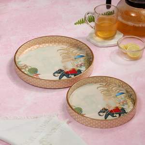 Plateau de service en bois émaillé, plateau rond élégant, couleur naturelle avec impression d'autocollant personnalisée, cadeau polyvalent disponible - Product Image 1