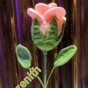 Rosa de ganchillo estilo vintage-elegante flor hecha a mano para accesorios bohemios y nupciales - Product Image 1