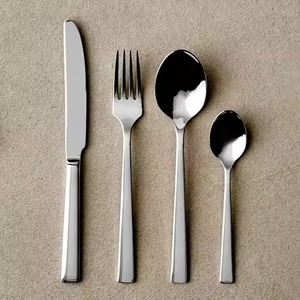 ชุดช้อนส้อมดีไซน์ทันสมัย ขัดเงา สไตล์โบราณ งานแฮนด์เมด สำหรับใช้ในครัวเรือน - Product Image 4