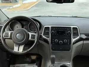 JEEP GRAND CHEROKEE LAREDO 2012 USADO, Volante a la Izquierda/Derecha - Product Image 2