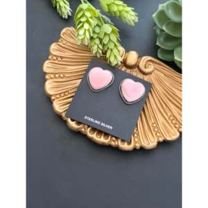Pendientes de Corazón Hechos a Mano en Plata de Ley y Concha Rosa Navajo, Joyería Cultural Coleccionable - Product Image 3