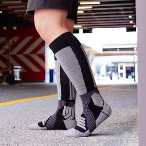 Chaussettes de sport pour hommes de couleur unie, respirantes, abordables, prix bas, disponibles en différentes couleurs et designs, chaussettes de sport pour hommes - Product Image 6